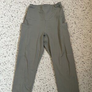 Sage Green Layer8 Qwick-Dry Leggings - Women's Small